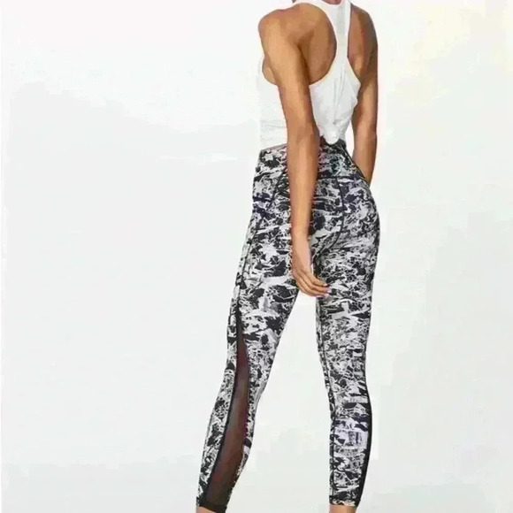 Lululemon Train Times 7/8  Pant (25" )
Interlaced Starlight Black / Black - Picture 3 of 10